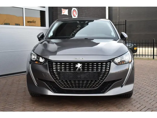 Peugeot 208 1.2 PureTech 100PK Allure Pack | Carplay | LED | Camera | Keyless | 3D Dashboard | Incl....