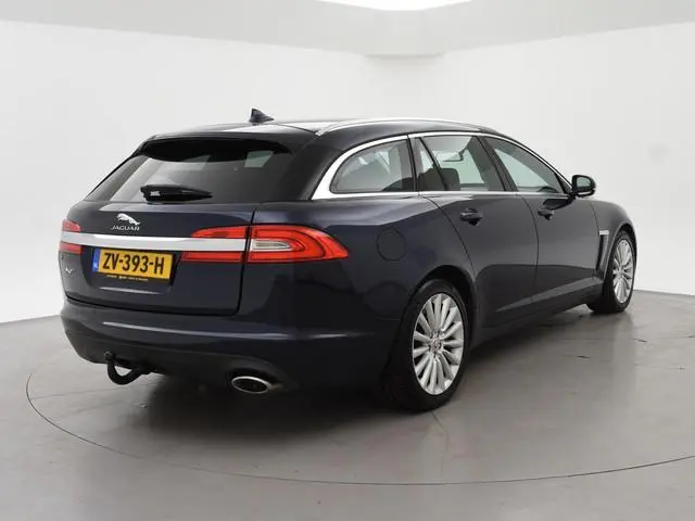 Jaguar XF Sportbrake 2.2D S 200 PK AUT8 + TREKHAAK | CAMERA | LEDER