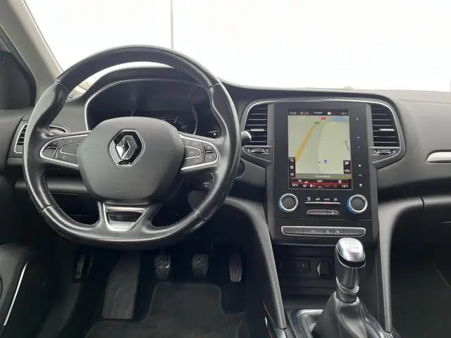 Renault Mégane Estate 1.3 TCe Bose / Camera / PDC V+A / Climate / Keyless / 17'' LMV /