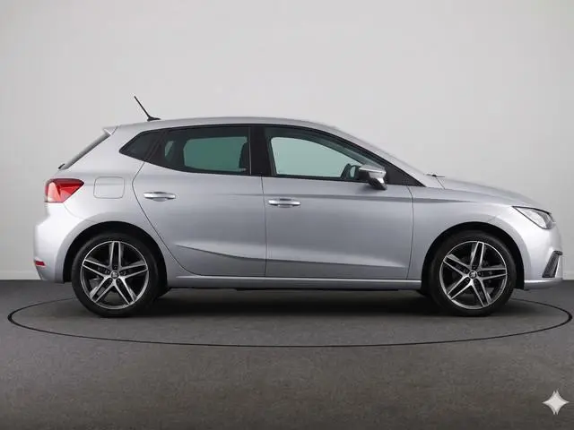 SEAT Ibiza 1.0 TSI FR Business Intense | Achteruitrij camera | PDC | Full LED | Navigatie | Apple Ca...