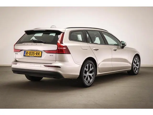 Volvo V60 2.0 B3 Essential | PARK ASSIST PACK | CLIMA | DAB | APPLE | CAMERA