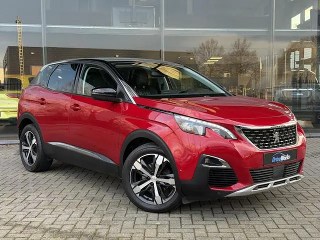 Peugeot 3008 1.2 PureTech Allure | Leer | Weinig Kilometers | Dealer onderhouden | Carplay | Key-les...