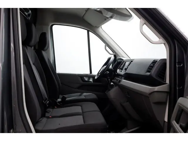 Volkswagen Crafter 30 2.0 TDI 140pk L3H2 (L2H1) Airco/Navi/Camera 12-2018