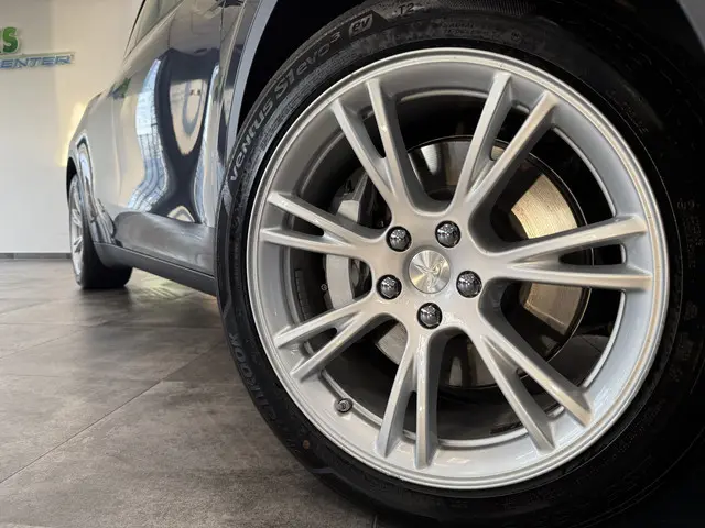 Tesla Model Y Long Range AWD 75 kWh 24 maanden garantie mogelijk (*vraag naar de voorwaarden)