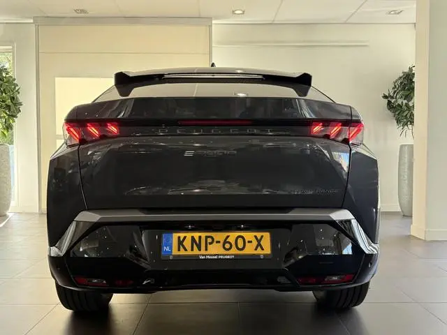 Peugeot e-3008 GT Long Range 230 97 kWh