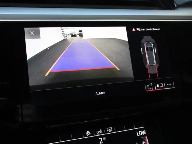 Audi e-tron e-tron 50 quattro Launch edition Navigatie Climate Control Parkeer Sensoren Lichtmetalen...