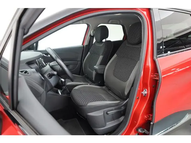 Renault Captur 0.9 TCe Intens | Trekhaak | Cruise Control | Keyless | Camera | Bluetooth | Navi | PD...