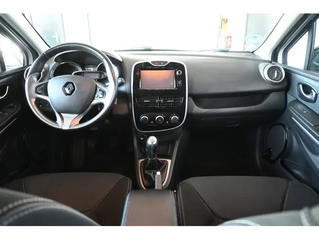 Renault Clio Estate 0.9 TCe Night&Day Airco Navigatie Cruise Control Trekhaak Rijklaarprijs! Inruil...
