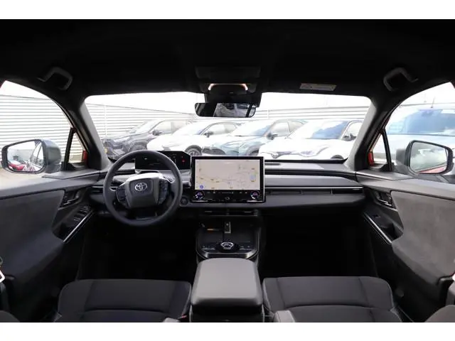 Toyota C-HR+ First Edition 77 kWh, Demovoordeel!, 607 (WLTP), Elec. Achterklep, Sensoren, Camera!