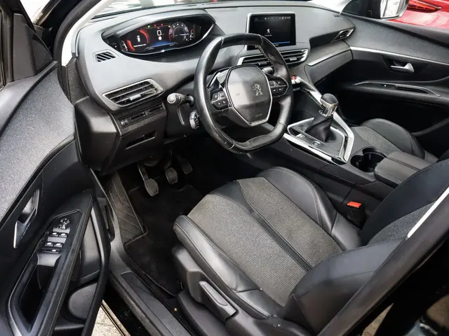 Peugeot 3008 1.2 PureTech Crossway 2e-Eig. & Keurig-Onderh. BOVAG-Garantie.