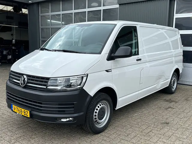 Volkswagen Transporter 2.0 TDI L2H1 102pk Kastinrichting 2200kg Trekgewicht Cruise controle Parkeerh...