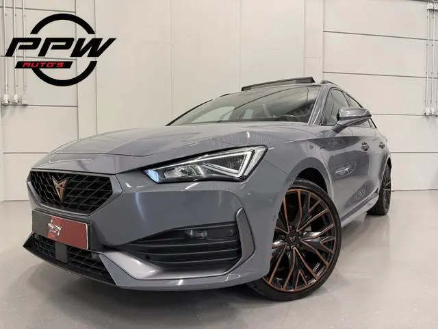 CUPRA Leon Sportstourer 1.4 e-Hybrid VZ Copper Edit. PANO/19"/KUIPSTOELEN/CAMERA/SOH 92%/STUURKNOPPE...