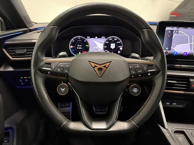 CUPRA Leon Sportstourer 1.4 e-Hybrid VZ Copper Edit. PANO/19"/KUIPSTOELEN/CAMERA/SOH 92%/STUURKNOPPE...