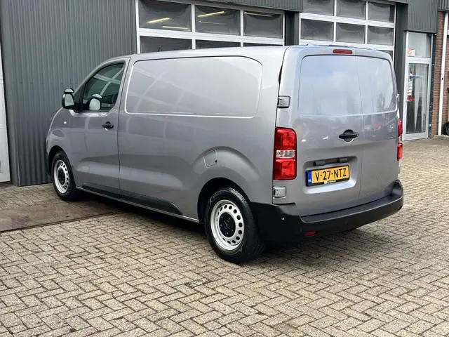 Opel Vivaro 1.5 CDTI L2H1 Marge BTW en BPM vrij!! Airco Cruise controle Navigatiesysteem 2-Persoons...