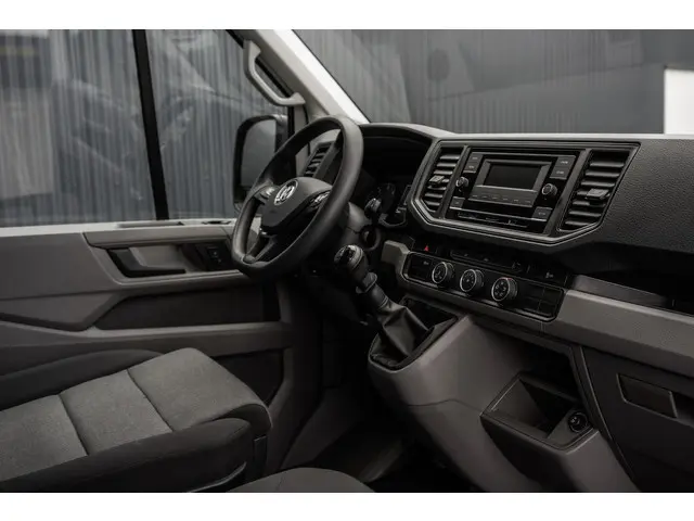 Volkswagen Crafter **35 2.0 TDI 177PK | Bakwagen met laadklep | Airco | Adapt.cruise | 3-Zits**