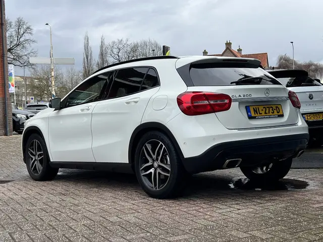 Mercedes-Benz GLA-klasse 200 Prestige | PANORAMADAK | XENON | NAVI |