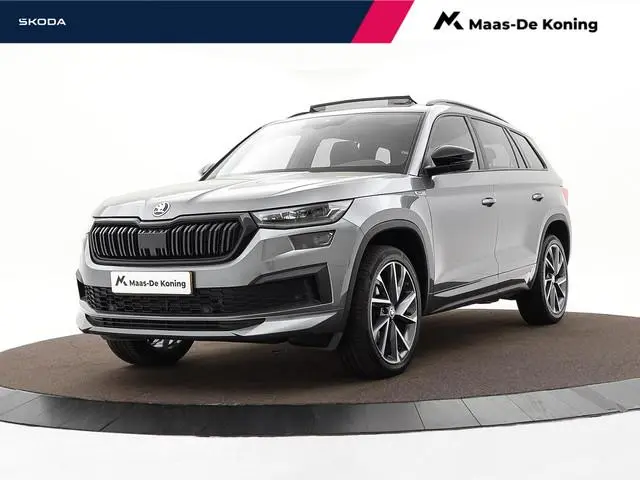 Skoda Kodiaq 1.5 TSI 150pk DSG Sportline Business · Panoramadak · Camera · Matrix LED · Elek. Stoel...