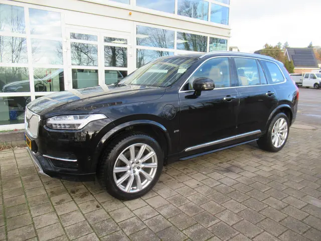 Volvo XC90 T8 Twin Engine, Inscription, 7-Pers., Full Options, Dubbele set velgen