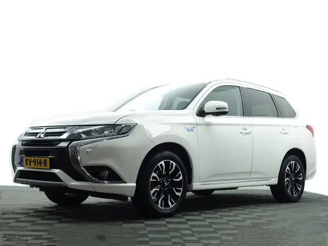 Mitsubishi Outlander 2.0 PHEV 4WD instyle+ Aut- 360 Camera, Leder, Stuur/Stoelverwarming, Clima, Xen...