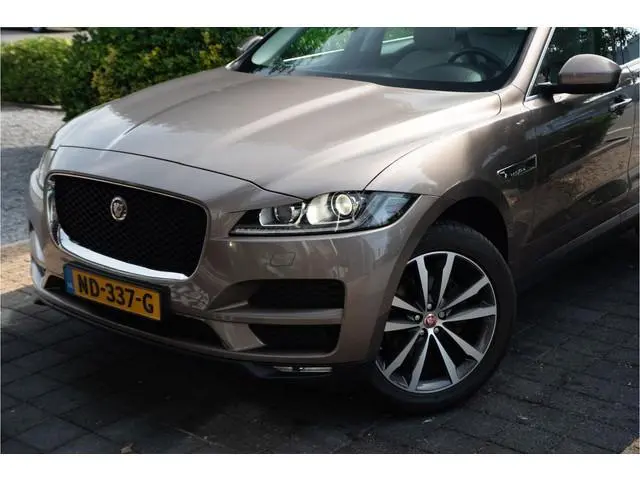 Jaguar F-Pace