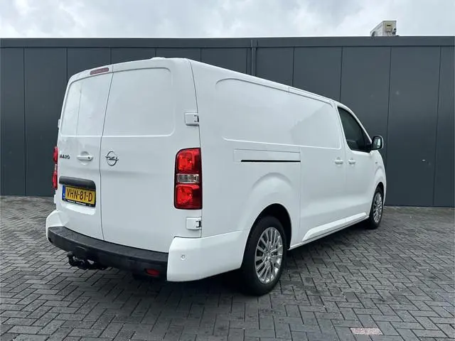 Opel Vivaro 2.0 CDTI 150 PK SPORT / L3H1 / 1e EIG. / ALUCA INRICHTING / TREKHAAK / CAMERA / BLIND SP...