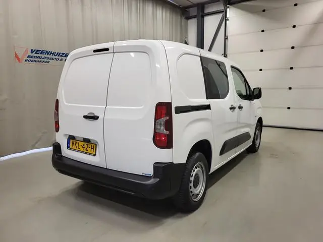 Peugeot Partner 1.2PureTech 111pk Benzine!