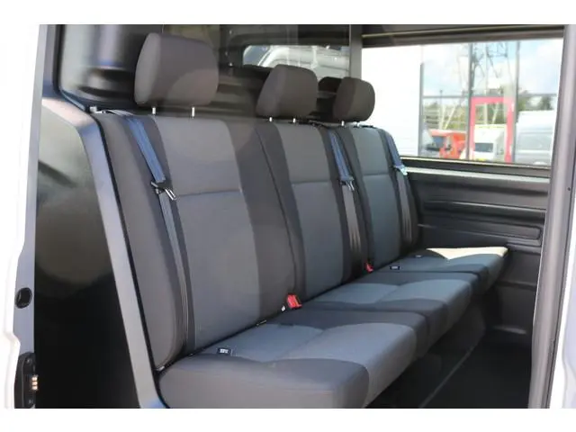Volkswagen Crafter 2.0 TDI 140pk L3 H3 DC Automaat Airco Navigatie Apple Carplay Camera