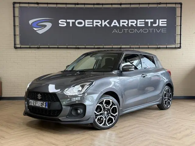 Suzuki Swift 1.4 Sport Smart Hybrid | Navi | 17"| ACC | Dodehoek | Carplay | Camera | 100% Onderhoud...