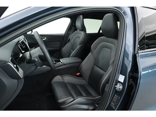 Volvo V60 2.0 T6 Plug-in hybrid AWD Plus Dark | S/K-dak | Harman/Kardon | Memory | Stoel-stuur-ruitv...