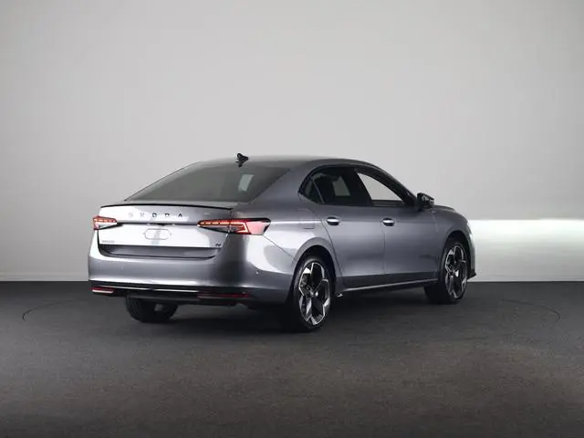Skoda Superb 1.5 TSI PHEV Sportline Business 1.5 TSI PHEV 200 kW / 272 PK Hatchback 6 versn. DSG | C...