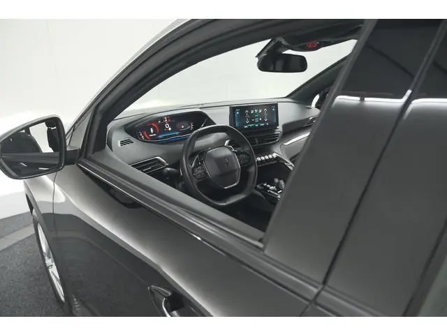 Peugeot 5008 PureTech 130 EAT8 Active Pack Business | 7 Zitplaatsen | Camera | Navigatie | Apple Car...