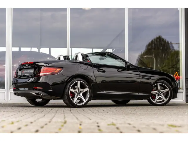 Mercedes-Benz SLC 180 AMG | Airscarf | Pano | Carplay