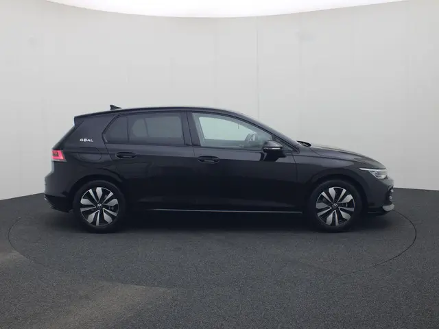 Volkswagen Golf 1.5eTSI/150PK Goal DSG · Navigatie · Camera + Parkeersensoren · Apple/Android · Gara...