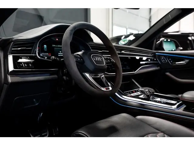 Audi RSQ8