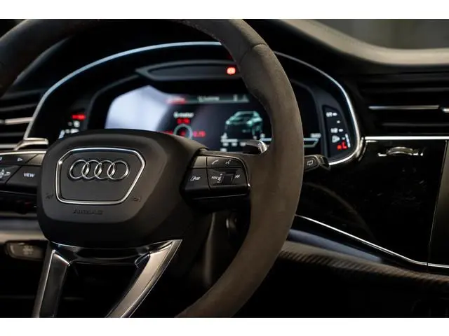 Audi RSQ8