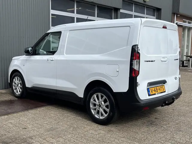 Ford Transit Courier 1.0 EcoBoost Limited Benzine Automaat Airco Cruise controle Trekhaak 1000kg 2-P...