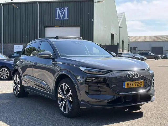 Audi Q6 e-tron Launch edition 83 kWh VAN: 64.900,- VOOR: 59.877,- UW HERFSTVOORDEEL: 5.023,- BOMVOL!...