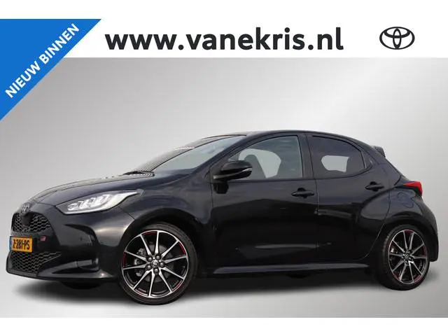 Toyota Yaris 1.5 Hybrid 130 GR SPORT, JBL, Stuur & Stoel verwarming, BSM, Camera!