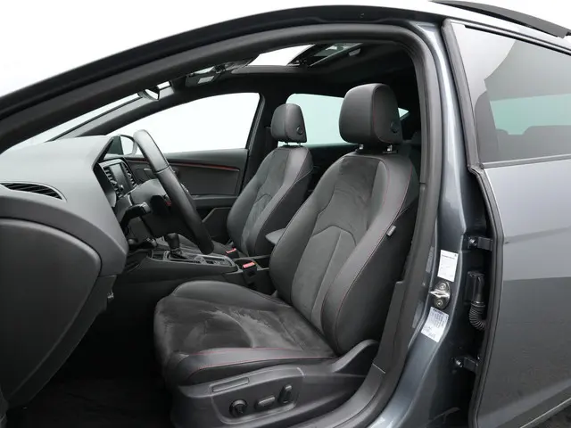 SEAT Leon 1.8 TSI 180 pk DSG FR | Panoramadak | Leder/alcantara | Elektr. verstelbare stoel | Virtua...