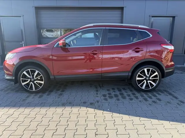 Nissan Qashqai 1.2 Connect Edition Automaat,360 camera,Trekhaak,Panodak,Pdc Hoge Zit Bj 2015 Km 121....
