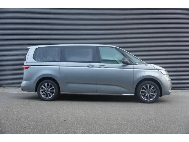 1.5 eHybrid L2 Bulli Edition 4-Motion, IQ Light koplampen, 7-persoons Vis-a-Vis, Navigatie, Trekhaak