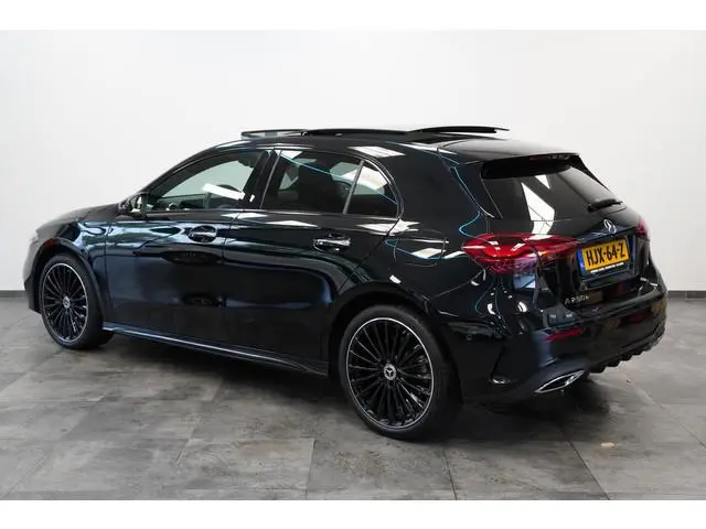 Mercedes-Benz A-klasse 250 e Star Edition LIMITED ACC PDC Panoramadak Sfeerverlichting AMG NAP
