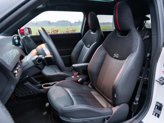 Mini Mini Cooper E John Cooper Works M 40.7 kWh | Panodak | Comfort Acces | RijAssistent | Hud | Dab...