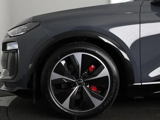 Audi SQ6 e-tron