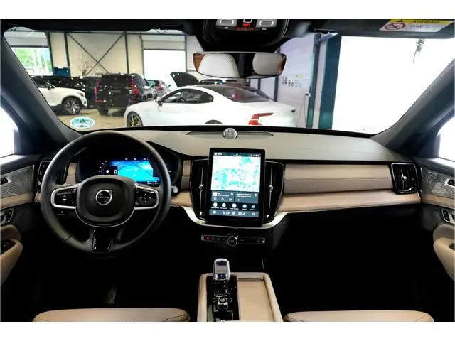 Volvo XC90 2.0 T8 AWD 335kW/456pk Aut8 Recharge Ultra Dark 7P LUCHTVERING + BOWERS&WILKINS + EL. TRE...