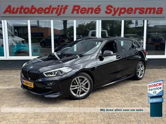 BMW 1-serie 118i Executive Edition | M Pakket | Leer | Apple Carplay | Sfeerverlichting | Parkeersen...