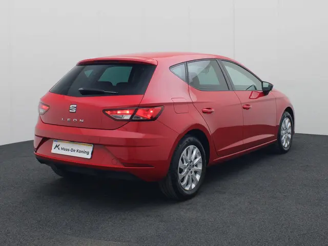 SEAT Leon 1.5TSI/130PK Style Ultimate Edition · Navigatie · Camera + Parkeersensoren · Apple/Android