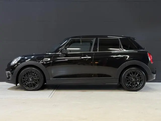 MINI 5-Deurs 1.5 Cooper Chili Serious Business | Stoelverwarming | Sportstoelen | Clima | Cruise