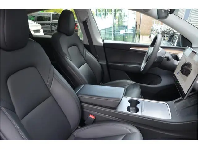 Tesla Model Y Performance AWD 75 kWh Trekhaak (max 1.600kg), AutoPilot3.0 Ryzen