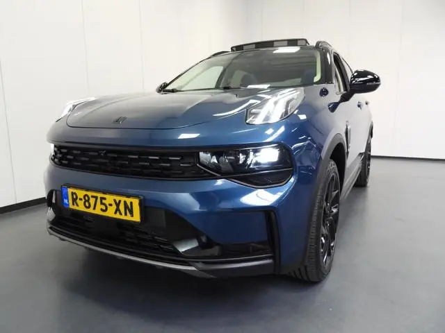 Lynk & Co 01